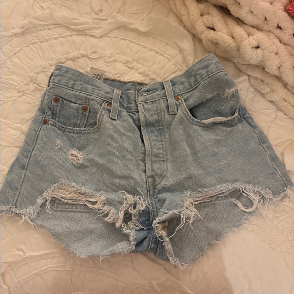 Levi 501 distressed Jean shorts